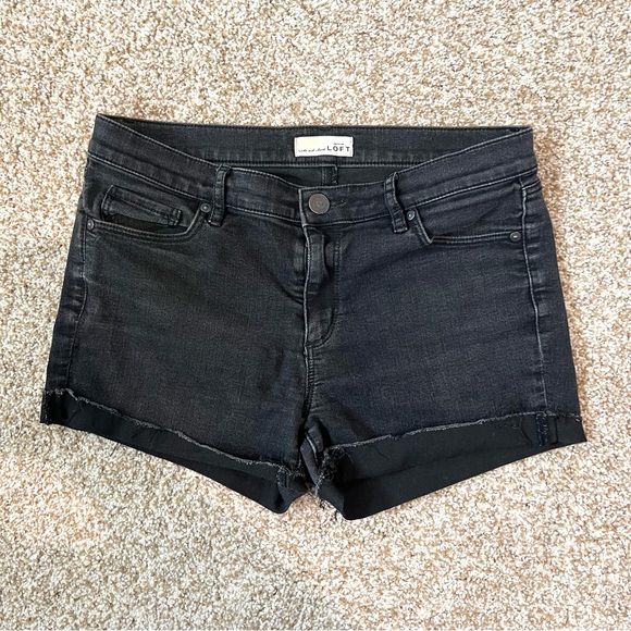LOFT Pants - LOFT Women’s Black Jean Shorts Raw Hem Size 8/29 Modern Skinny